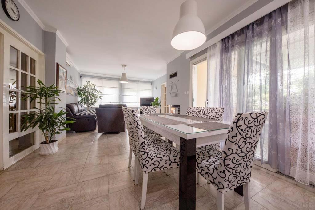 Apartmani Ana & Milo Lopar Exteriör bild