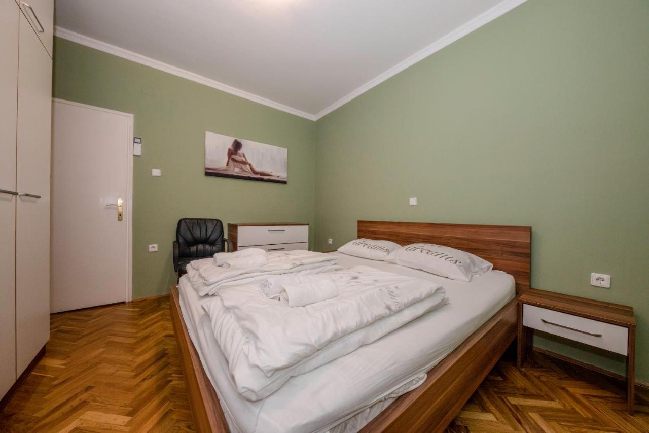 Apartmani Ana & Milo Lopar Exteriör bild
