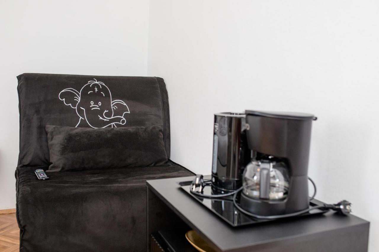 Apartmani Ana & Milo Lopar Exteriör bild