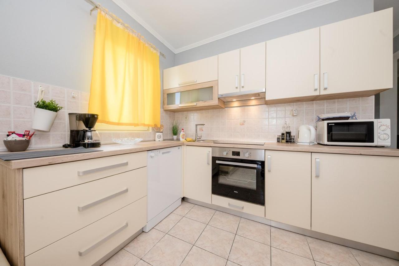 Apartmani Ana & Milo Lopar Exteriör bild