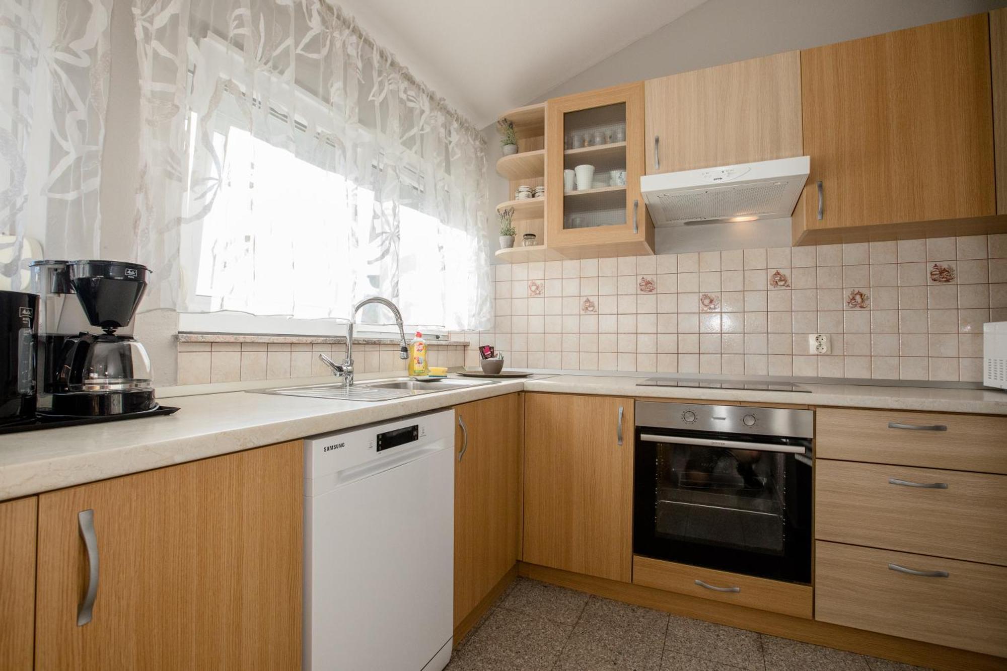 Apartmani Ana & Milo Lopar Rum bild