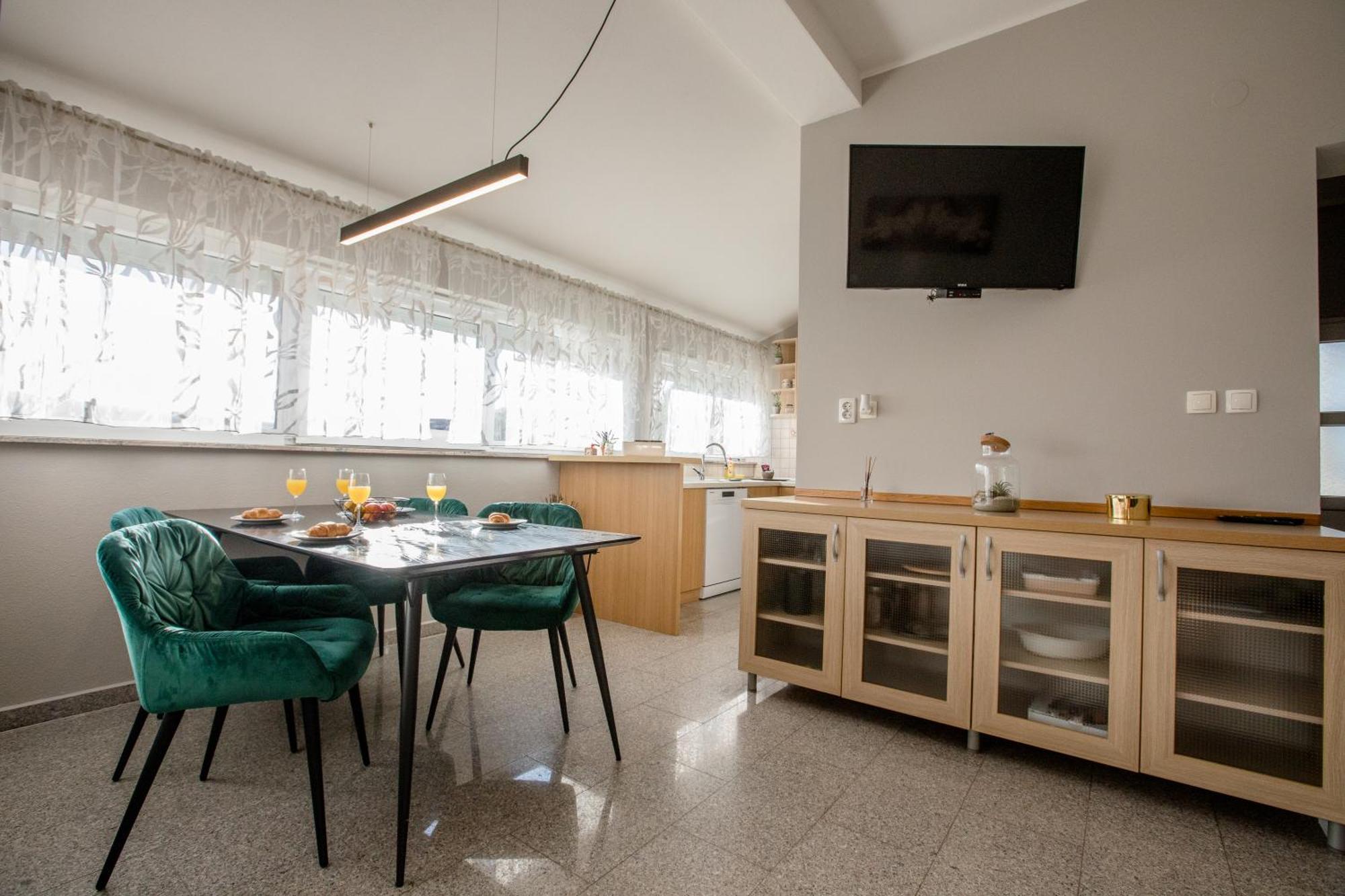 Apartmani Ana & Milo Lopar Rum bild